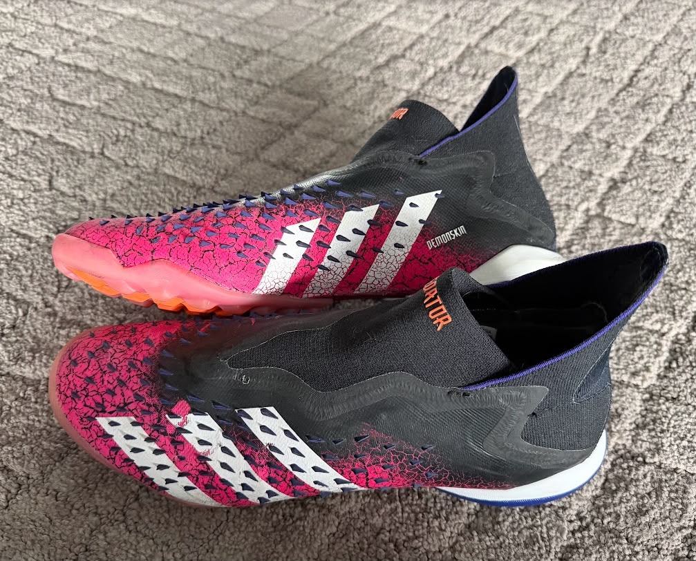 ADIDAS PREDATOR FREAK 1 ( BLACK AND PINK)