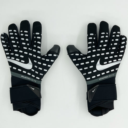 nike gloves black and white