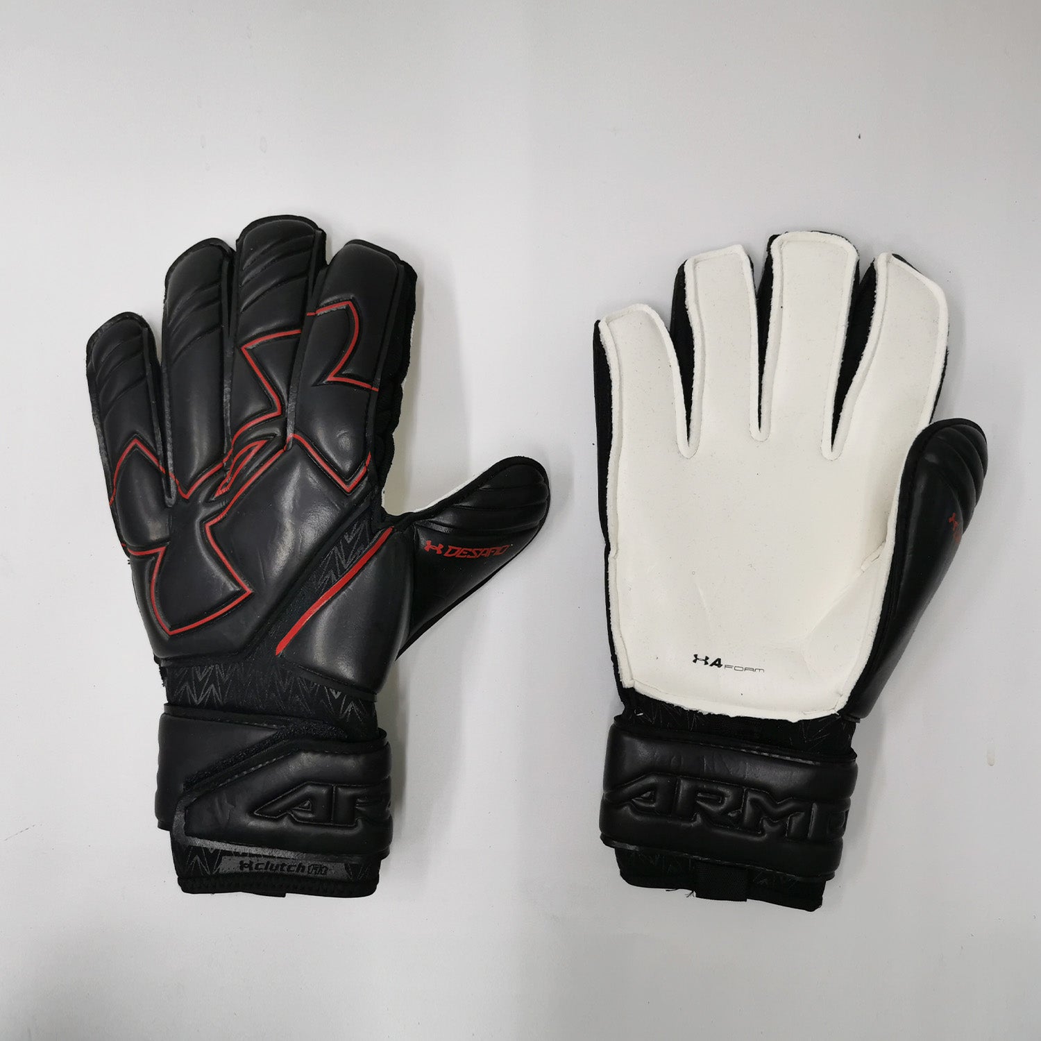 under armour gloves black and red