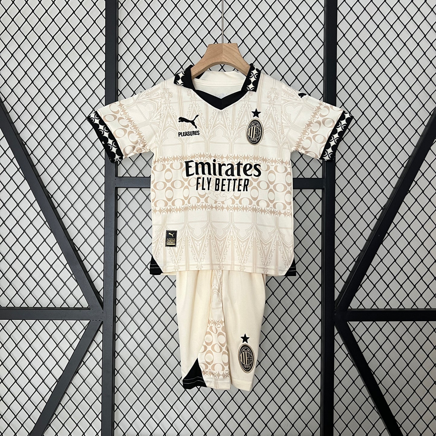 24/25 kids AC Milan special edition size: 16-28