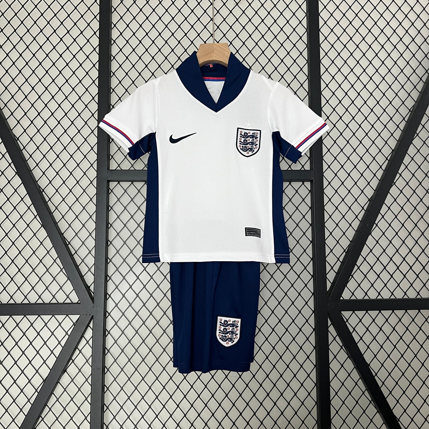 2024 kids England 2024 home size: 16-28