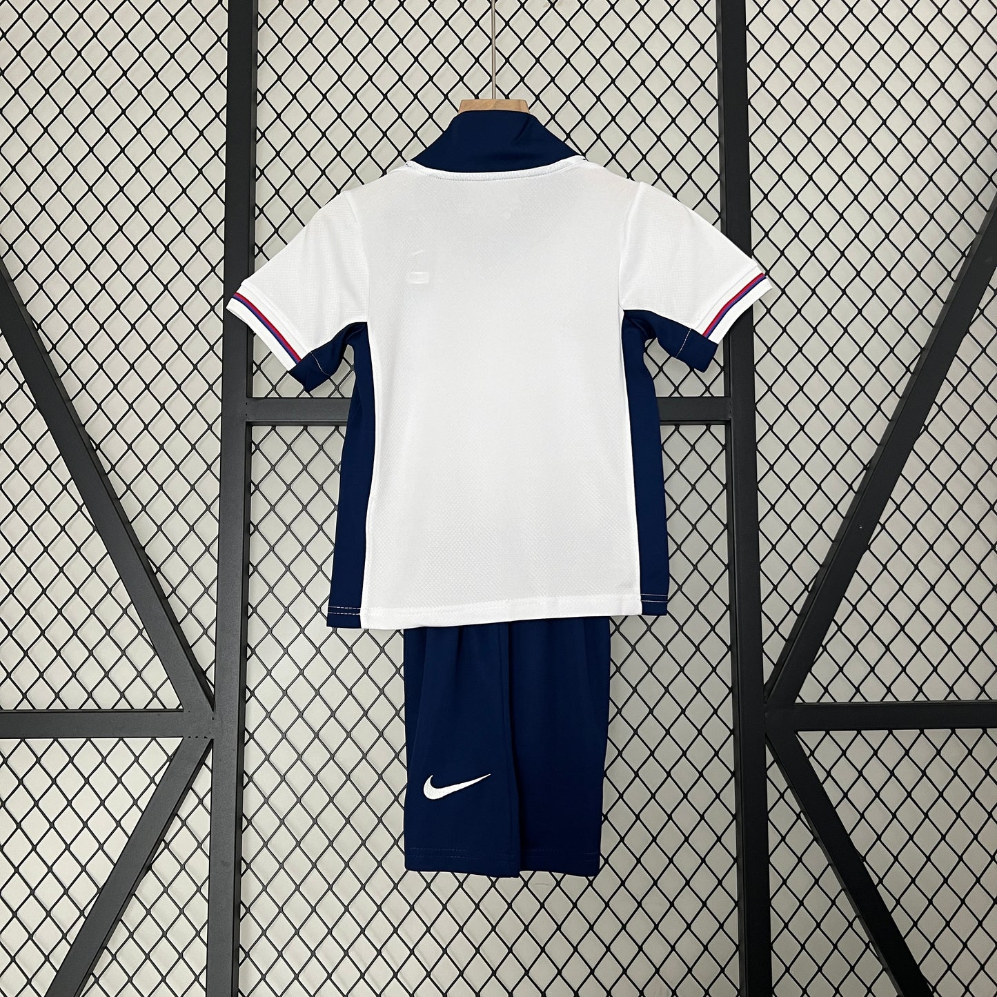 2024 kids England 2024 home size: 16-28