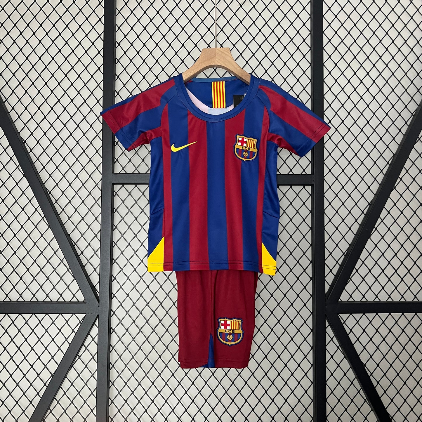 kids Barcelona 05/06 home size: 16-28