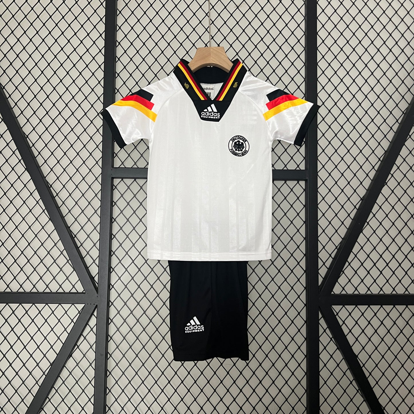 kids Germany 1992 home size: 16-28