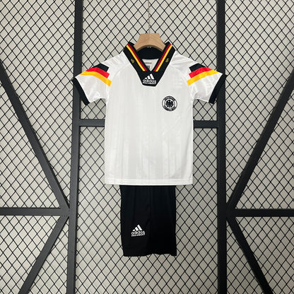 kids Germany 1992 home size: 16-28