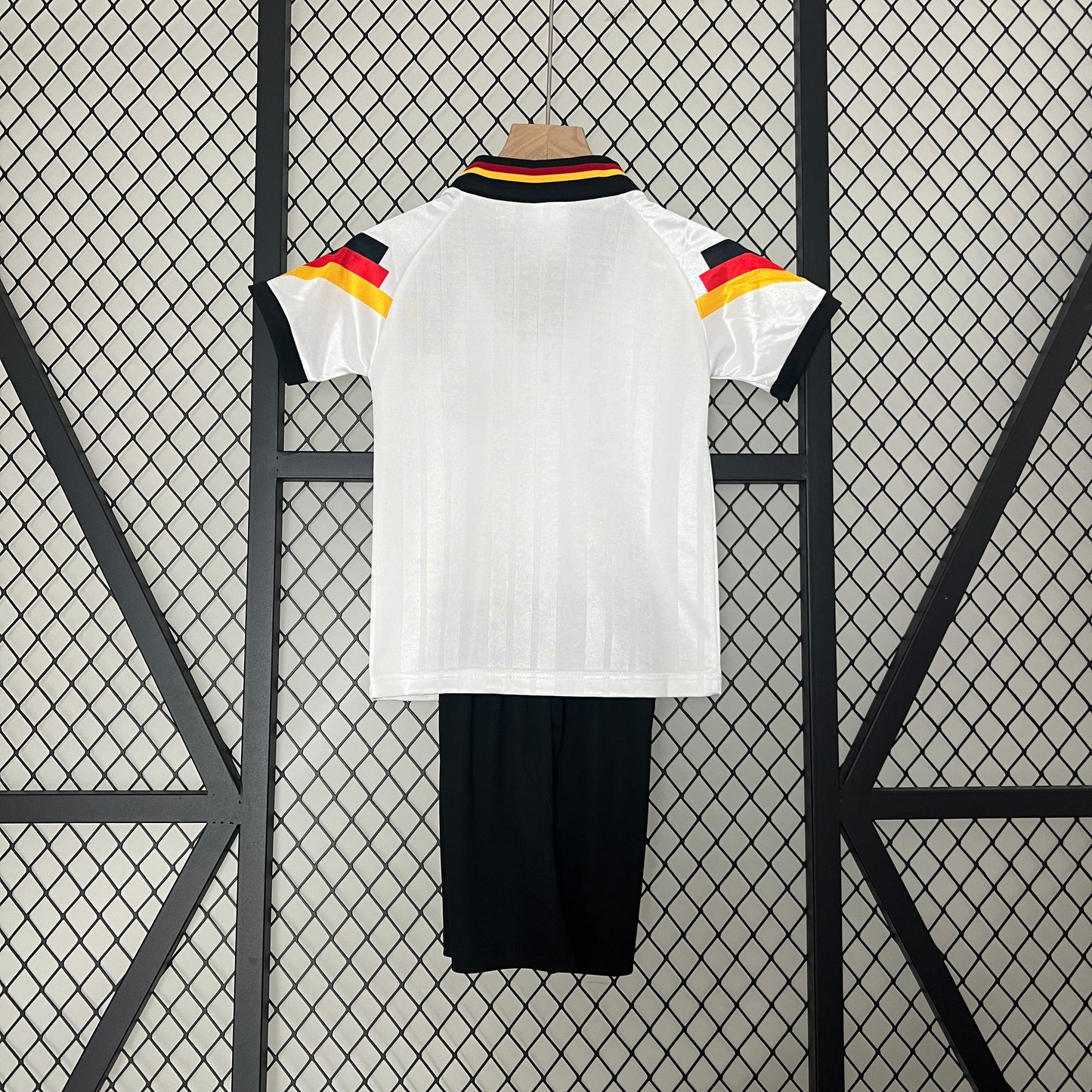 kids Germany 1992 home size: 16-28