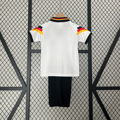 kids Germany 1992 home size: 16-28