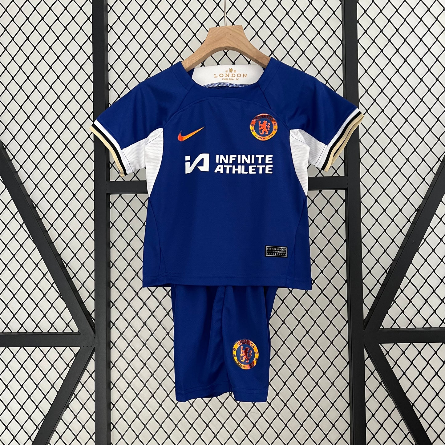 23/24 kids Chelsea home size: 16-28