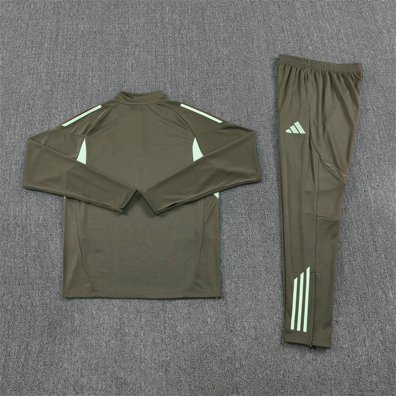 Real Madrid Tracksuit 2025/26