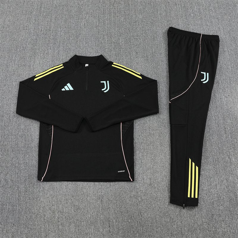 Juventus Tracksuit 2025/26