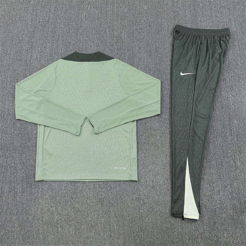 Chelsea Tracksuit 2025/26