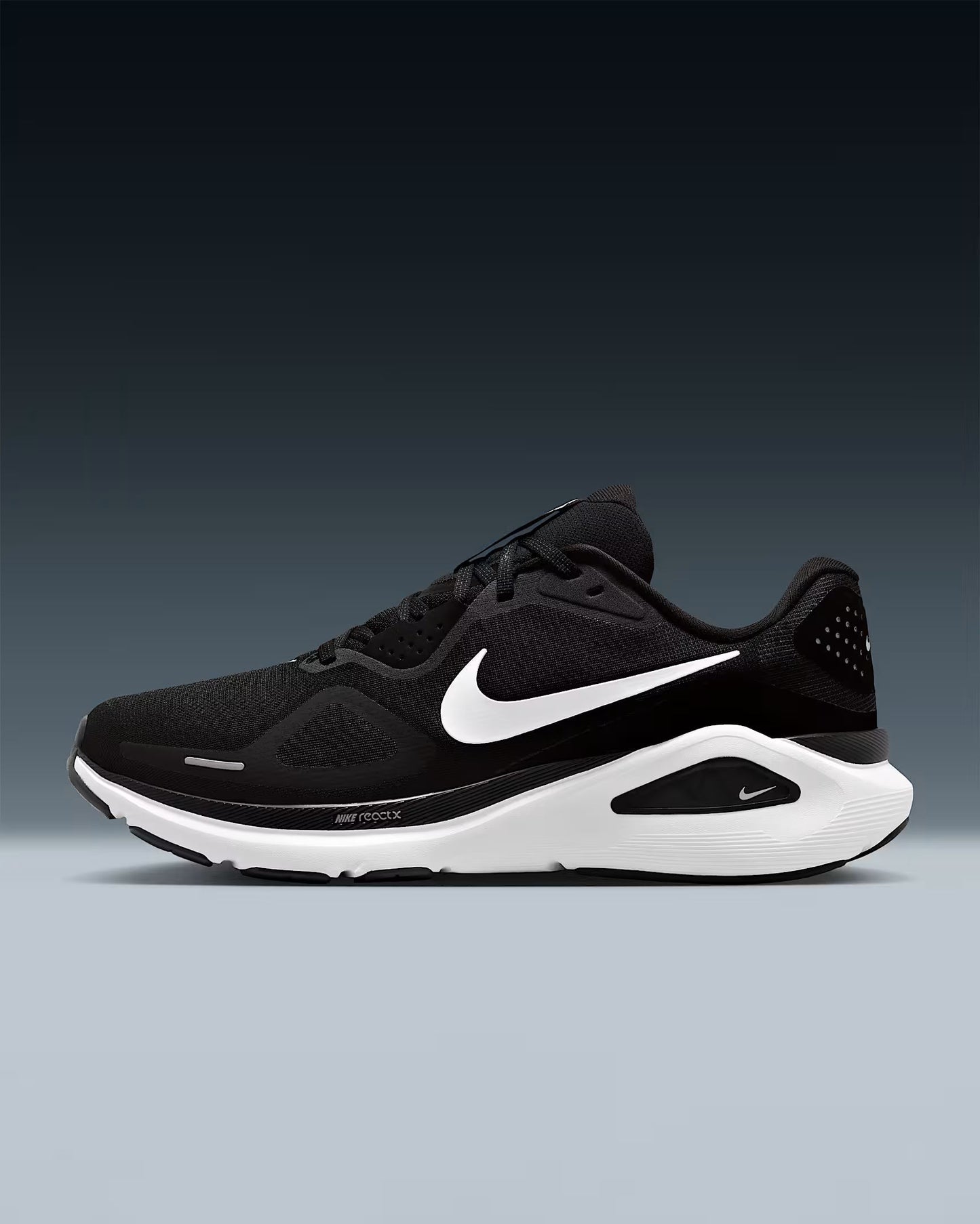 Nike Structure 26