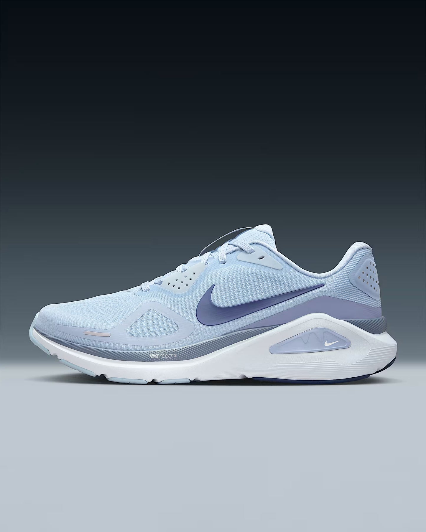 Nike Structure 26