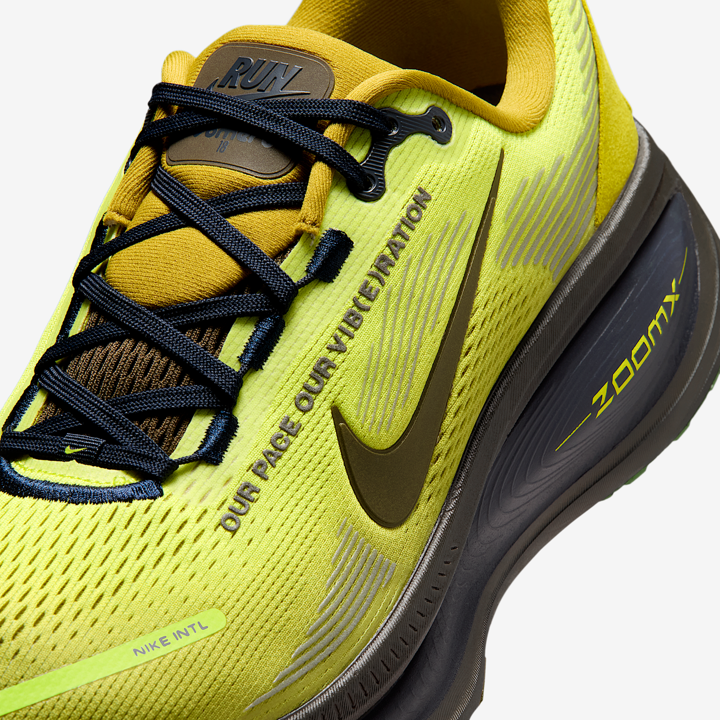 Nike Vomero 18 SE