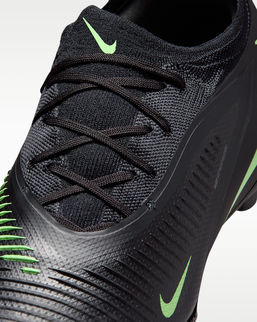 Nike Phantom 6 Low Pro