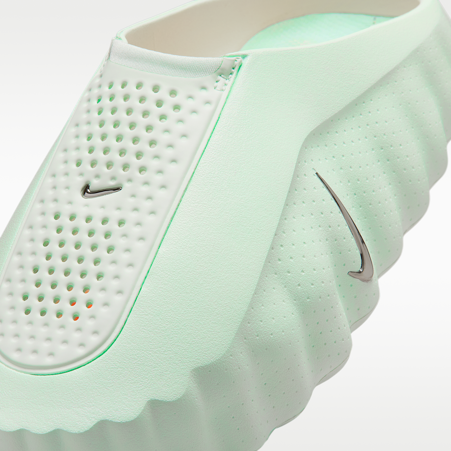 Nike Mind 001