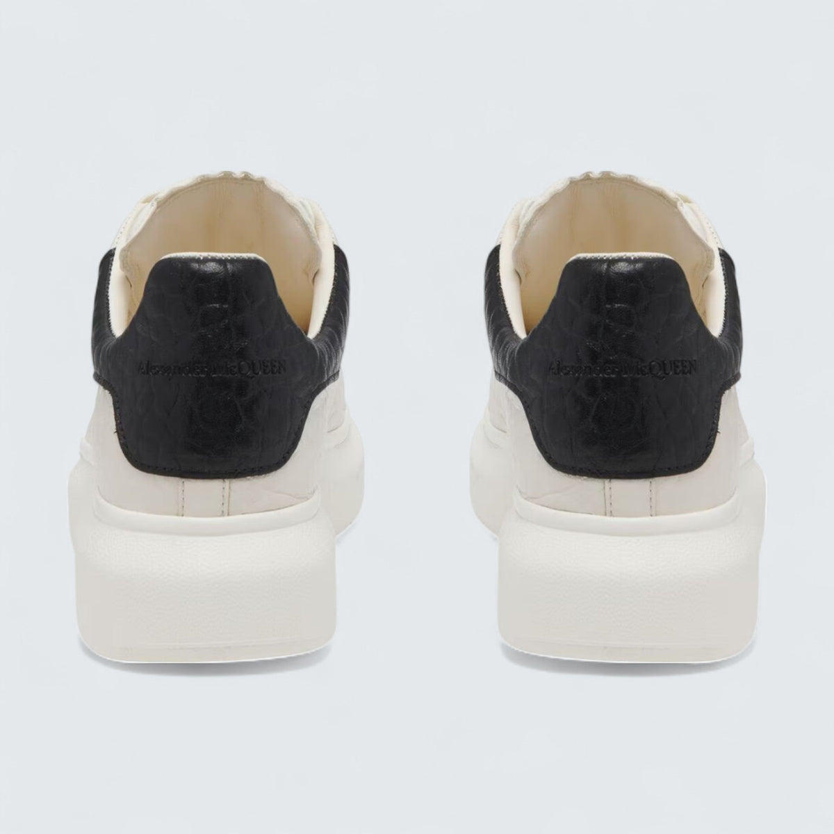 Oversized Sneaker in Off White Black