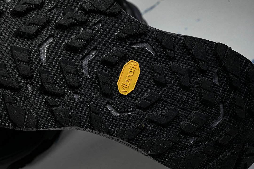 EFASTPACK ULTRA GORE-TEX BLACK/BLACK/BLACK