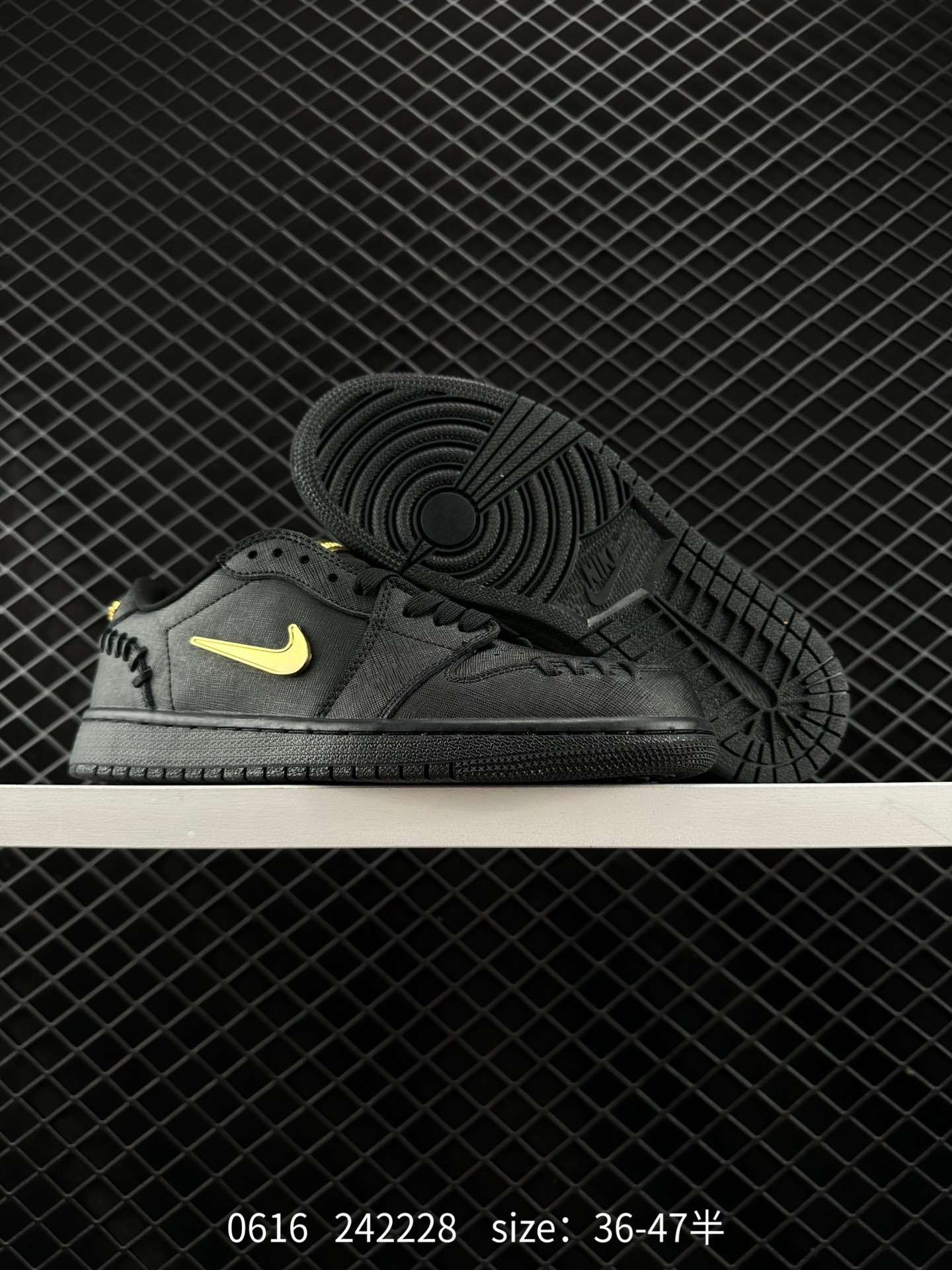 4 Original file data development #Using high-quality leather fabric upper material #Insole embedded with cushioning EVA material and meticulous pull-top midsole fabric #External wear-resistant rubber color-blocking outsole ❗New color matching, Nike Nike Wmns Air Jordan Low GS "White