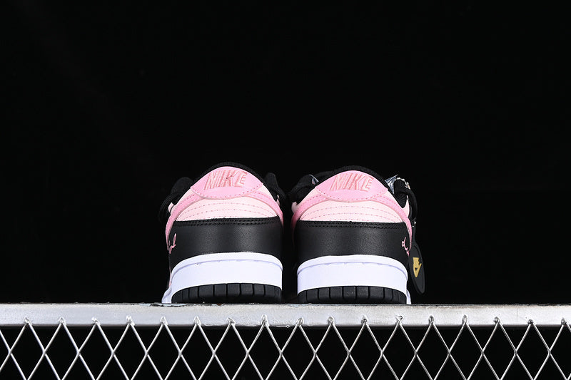 【330】[CW1590-100]-[DUNK LOW BLACK/PINK]-[WOMAN:35.5-41]