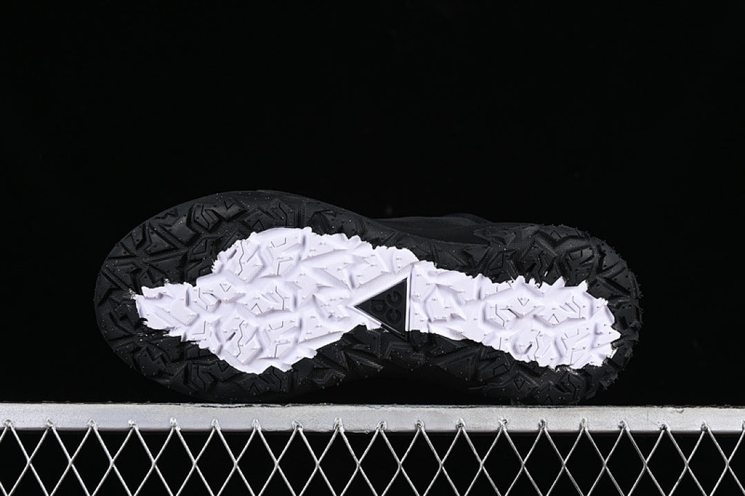 ACG MOUNTAIN FLY 2 LOW SP BLACK/BLACK/WHITE