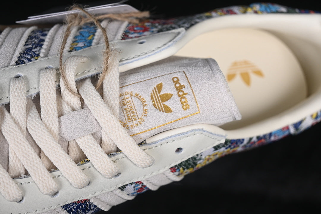 【220】[JP5309]-[GAZELLE INDOOR OFF-WHITE/MULTI]-[WOMAN:35-39]-[MAN:40-45]