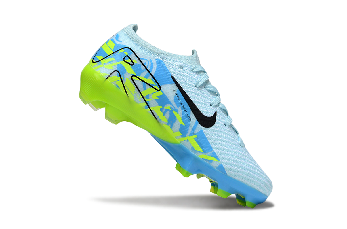 KIDS FOOTBALL SHOES FROM SIZES 30 - 35