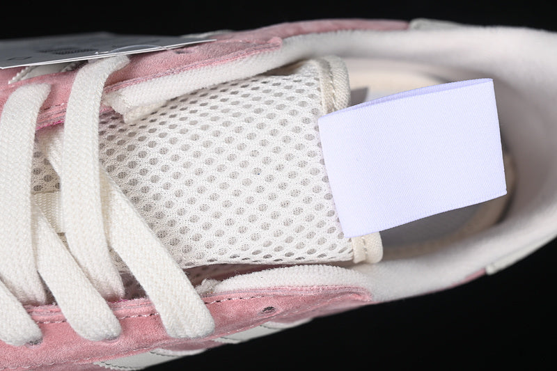 【230】[IH8543]-[ORIGIALS GAZELLE INDOOR LAUNDROMAT PINK]-[WOMAN:35-39]-[MAN:40-45]