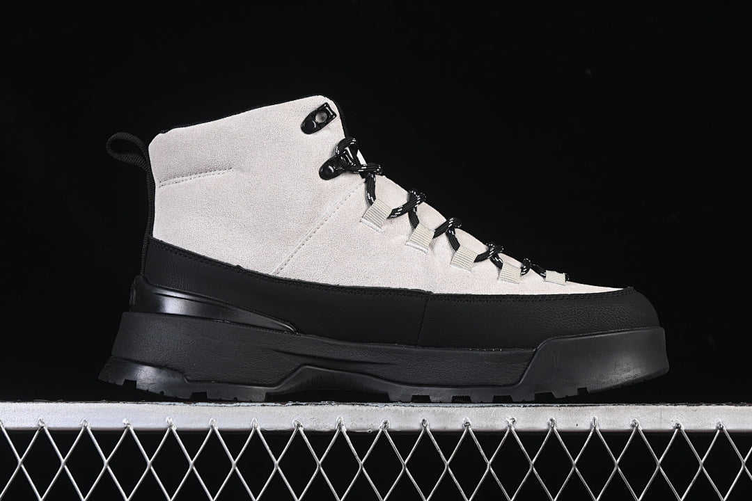 THE NORTH FACE WATER PROOF SHOESES