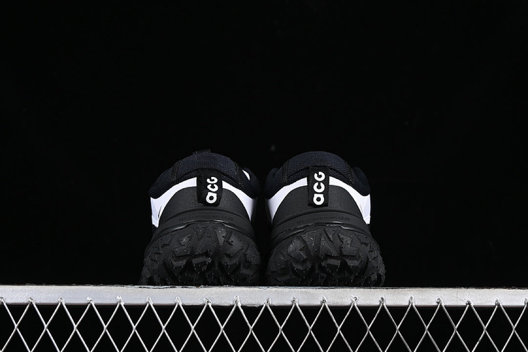 ACG MOUNTAIN FLY 2 LOW SP BLACK/BLACK/WHITE
