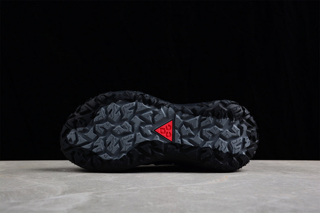 ACG MOUNTALN FLY LOW GTX SE BLACK/BLACK/RED