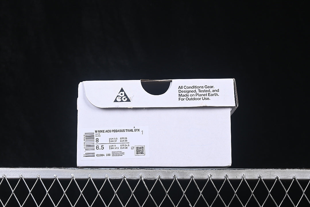 ACG PEGASUS TRAIL RUNNING SHOES WHITE/BLACK