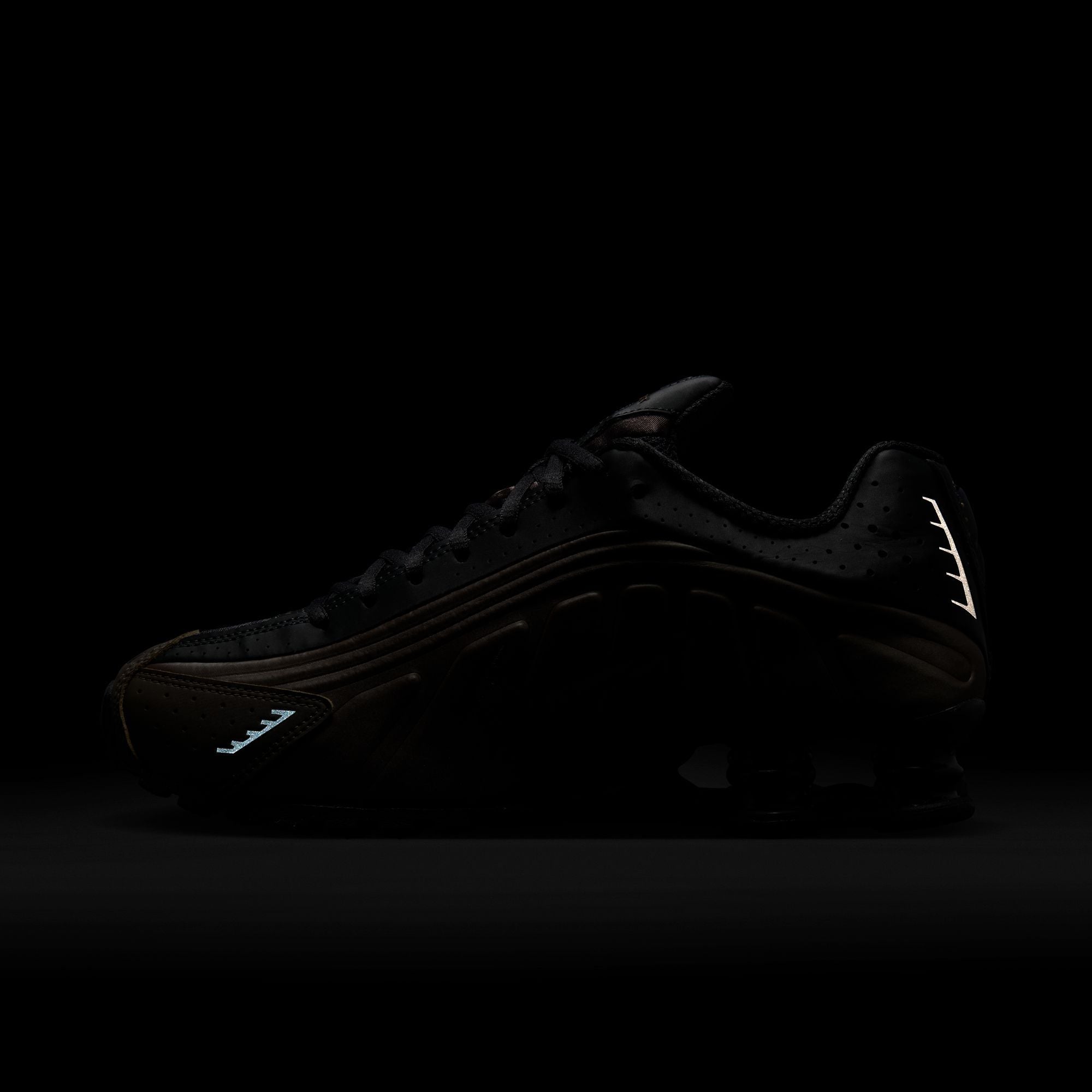 WOMEN'S SHOX R4