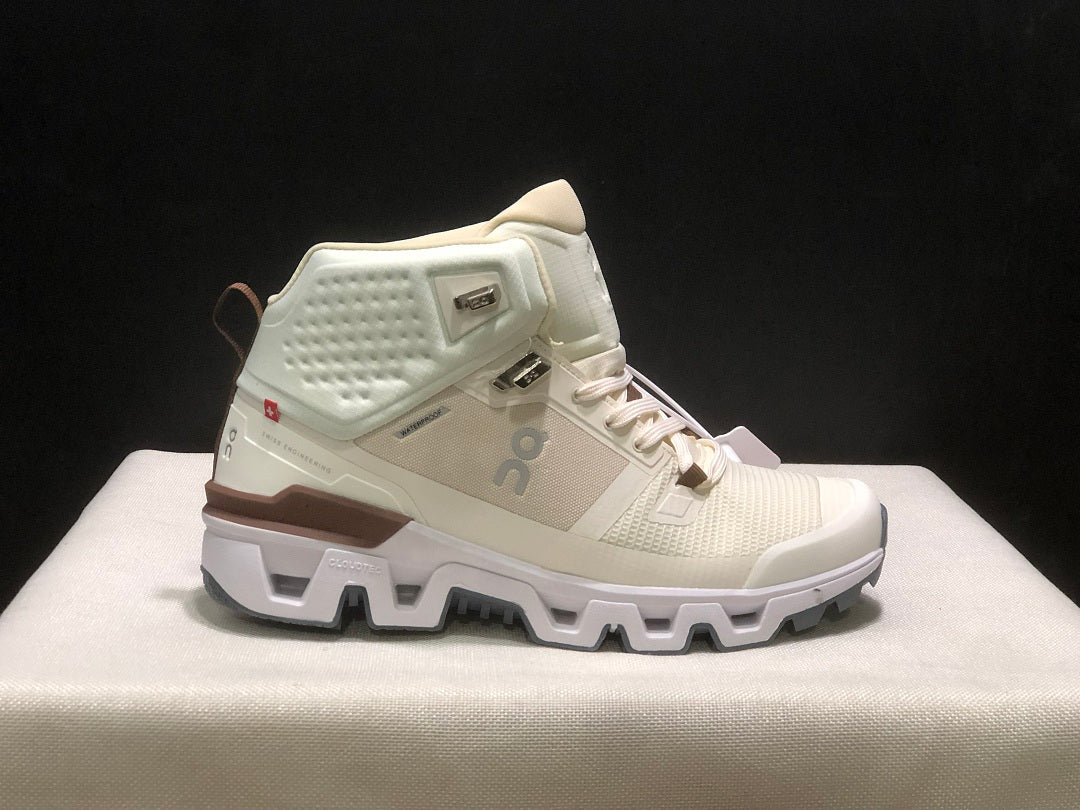 On Cloud Cloudwande Beige