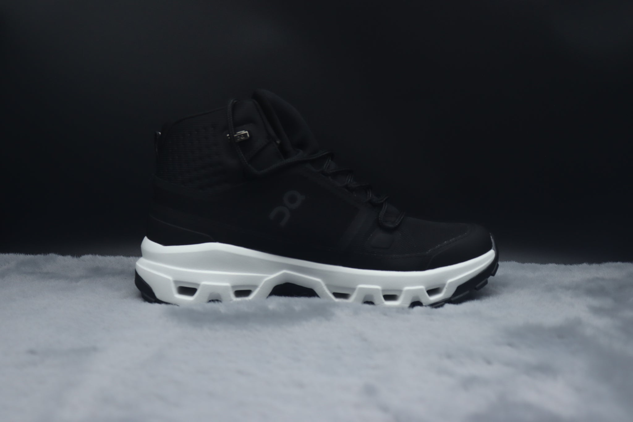 ONCLOUD ROCK LOW WATER PROOF