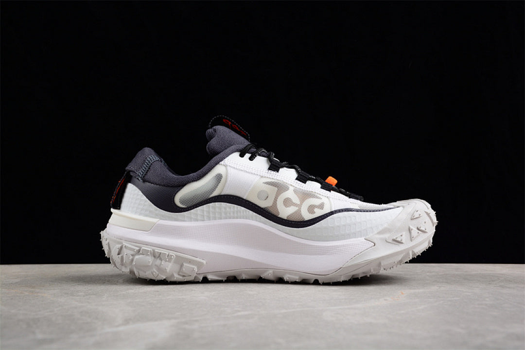 ACG MOUNTAIN FLY 2 WHITE/BLACK