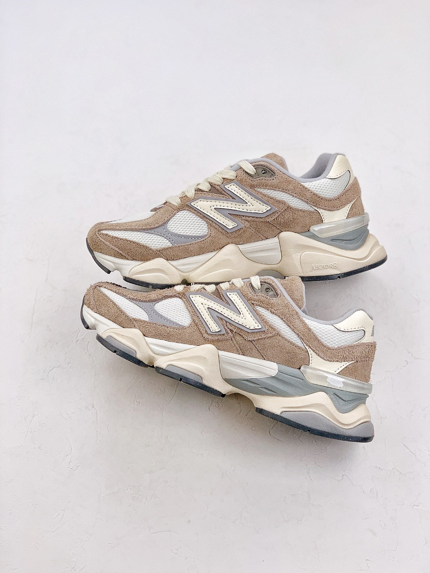 New Balance NB 9060 white/ brown