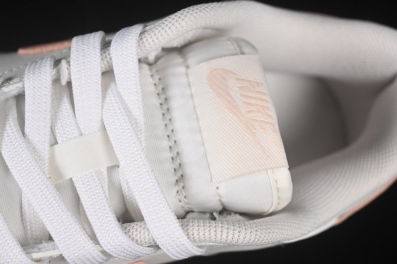 SB DUNK LOW WHITE/PINK
