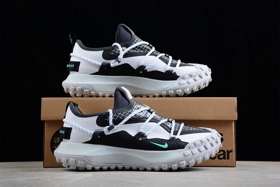 ACG MOUNTAIN FLY LOW SE WHITE/ANTHRACITE/GREY FOG/BLACK