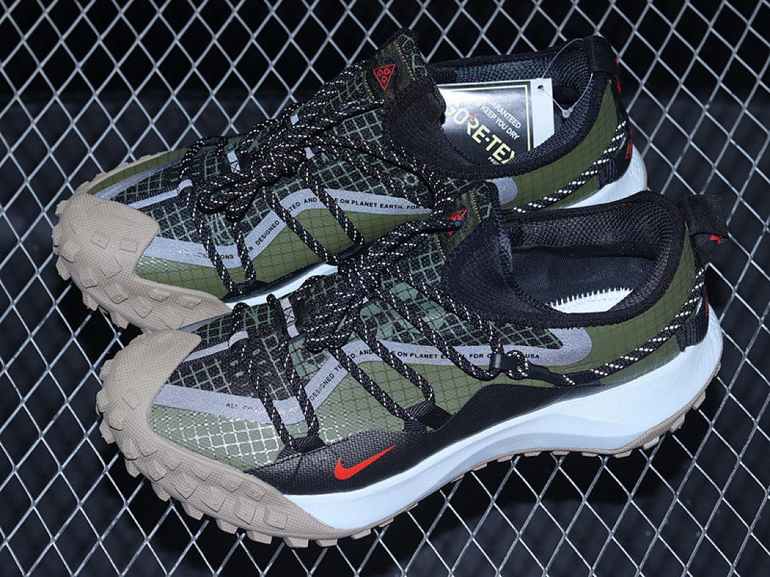 ACG MOUNTAIN FLY LOW SE PILGRIM/BLACK
