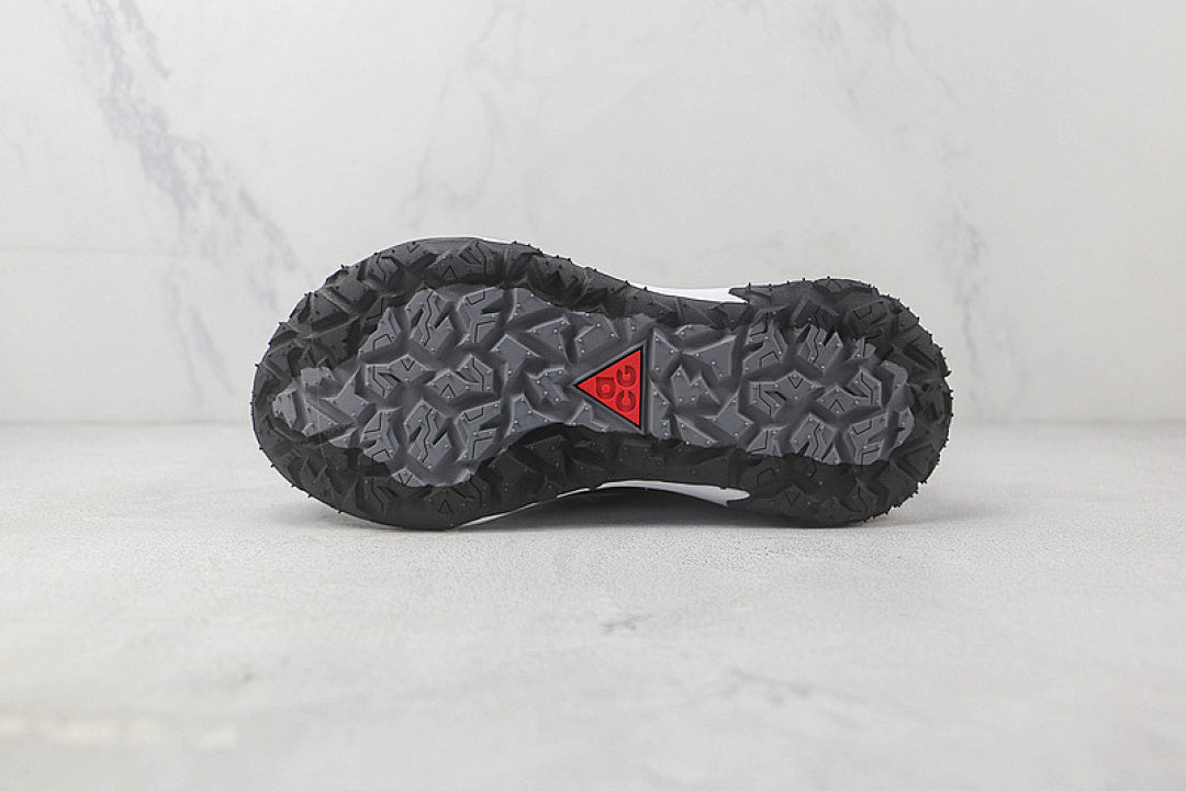 ACG MOUNTAIN FLY 2 LOW BLACK/WHITE/RED