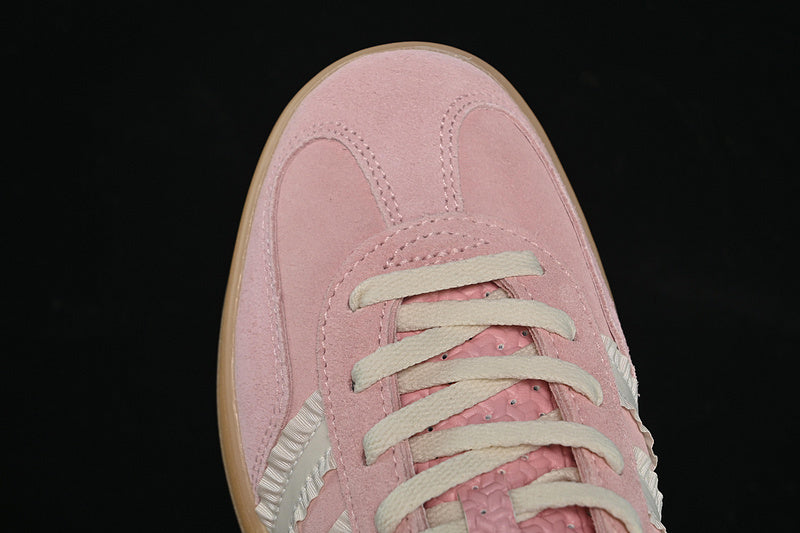 【230】[JS1413]-[GAZELLE INDOOR WONDER MAUVE/CREW WHITE/GUM 3]-[WOMAN:35-39]-[MAN:40-45]
