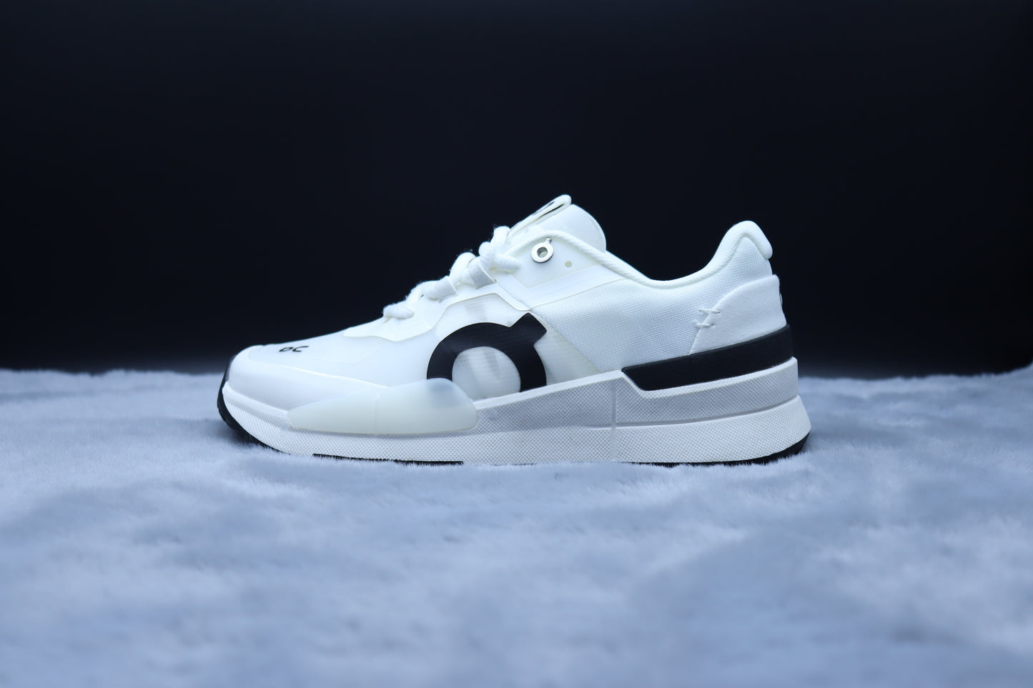 On THE ROGER Pro 2 PADEL BLACK/WHITE