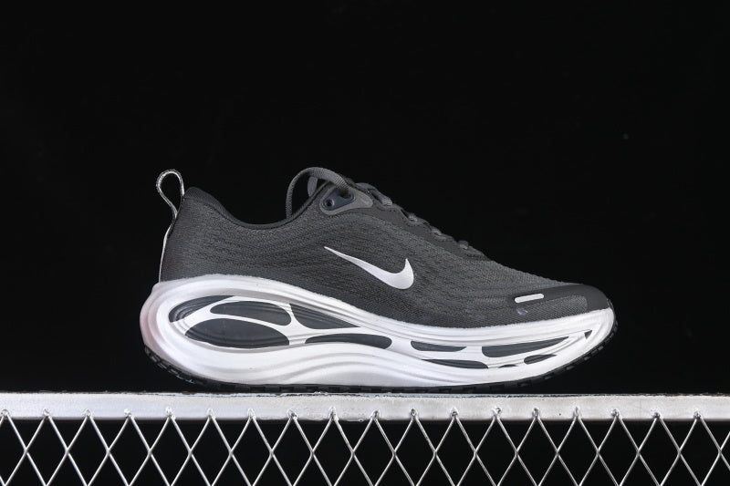 NIKE VOMERO PLUS ZOOM X BLACK/SILVER