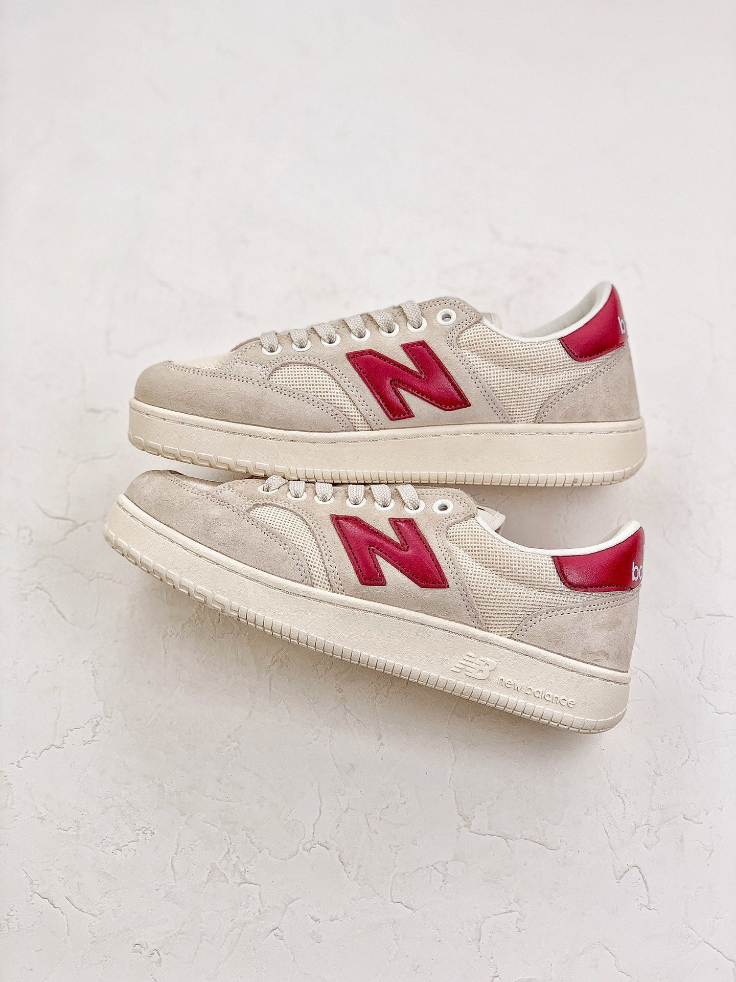 New Balance Pro Court
Beige/Red