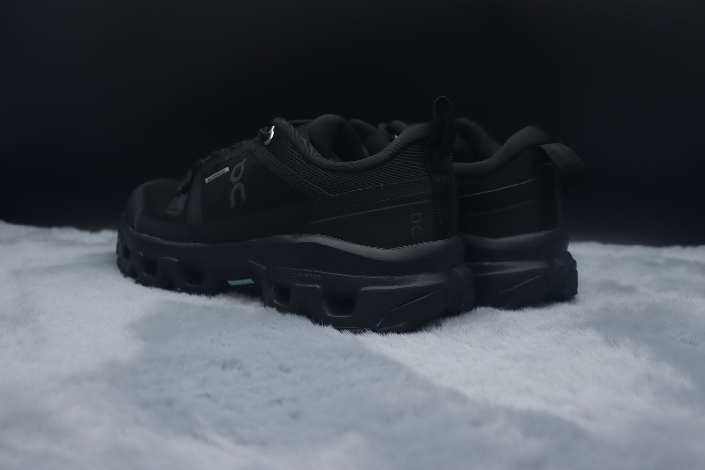 ONCLOUD ROCK LOW WATER PROOF
