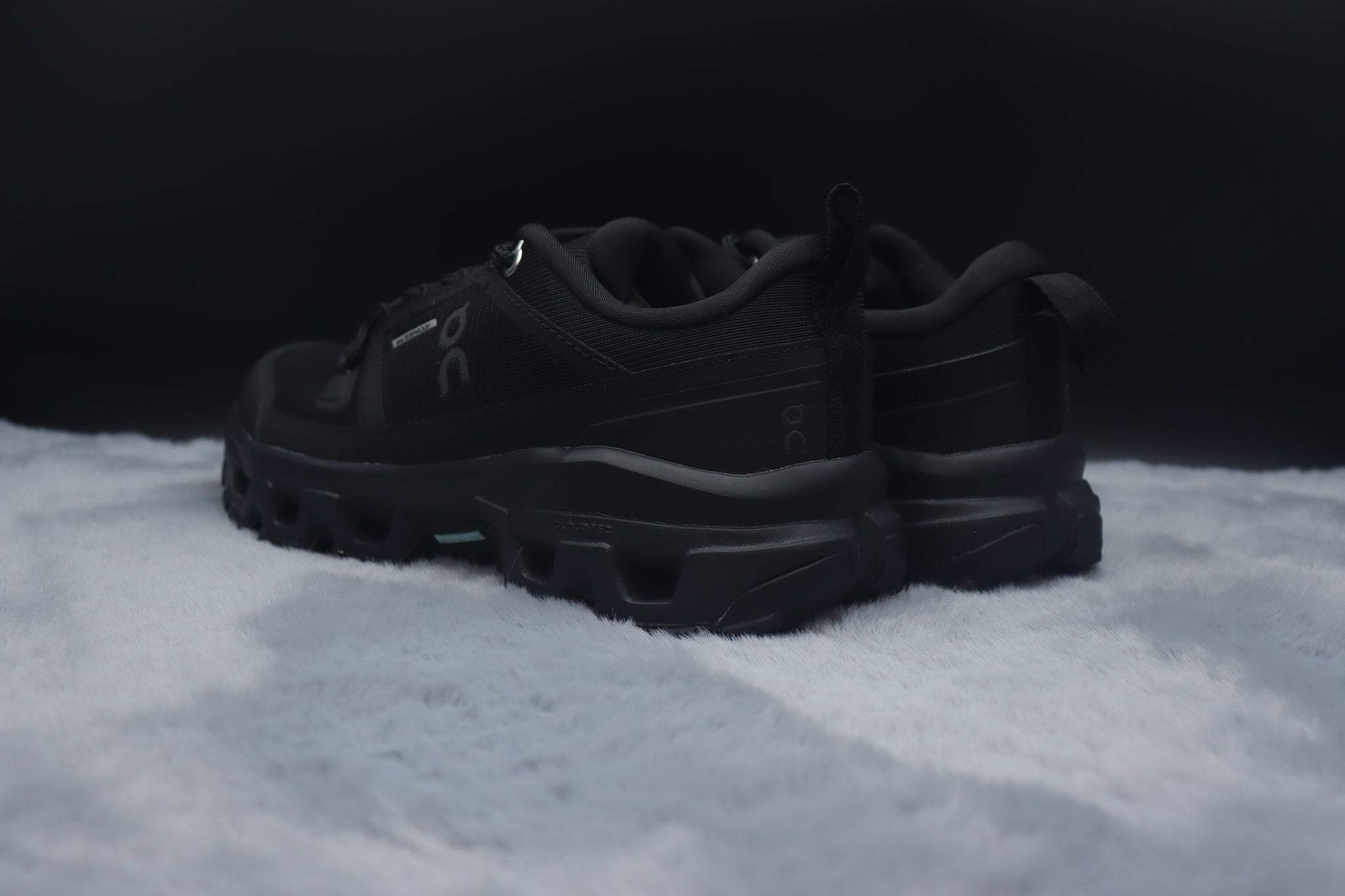 ONCLOUD ROCK LOW WATER PROOF