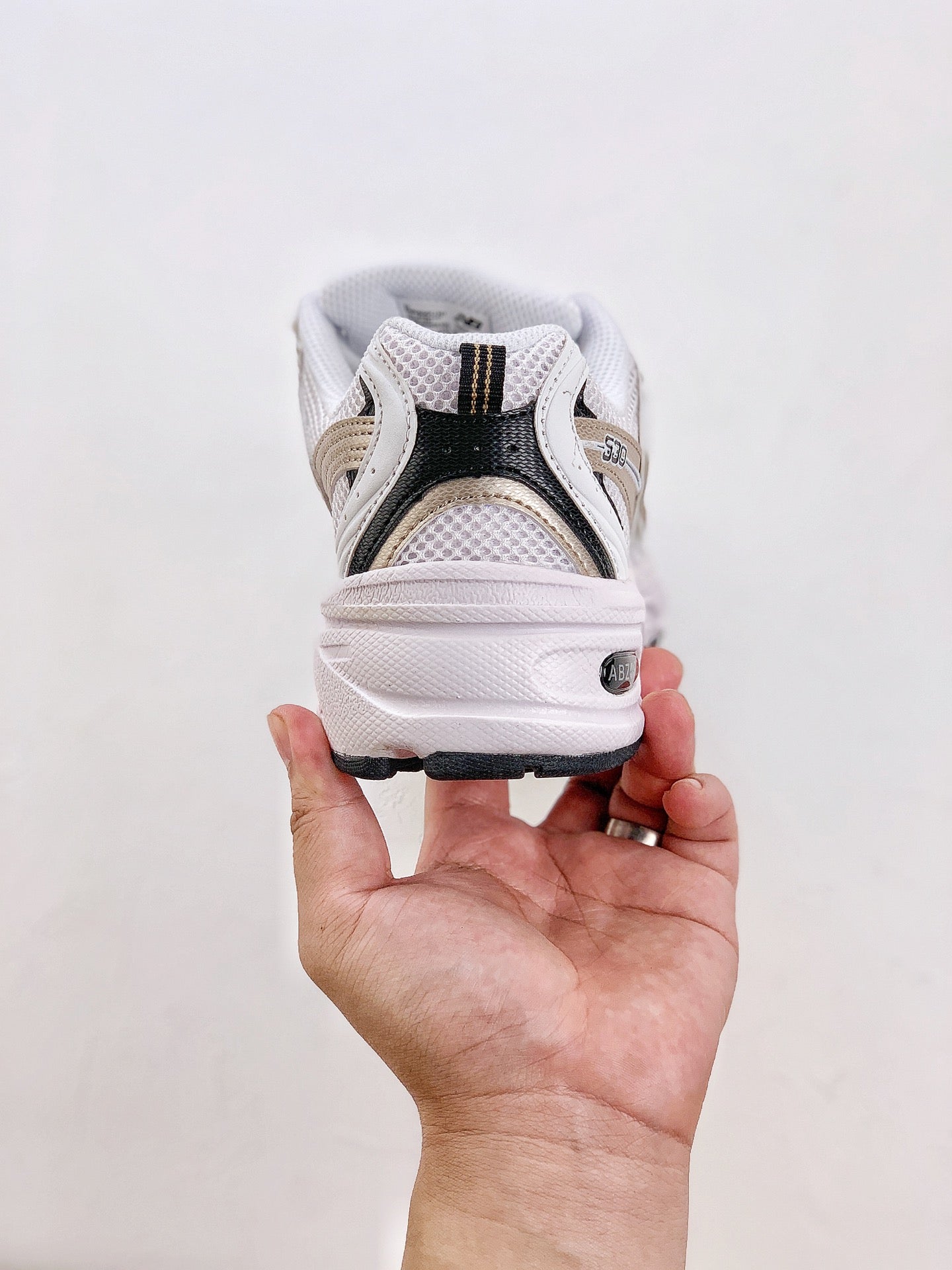 New Balance 530 White Gold