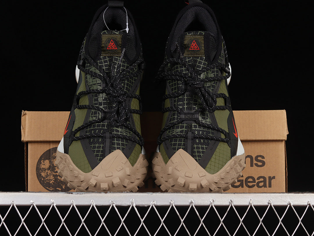 ACG MOUNTAIN FLY LOW SE PILGRIM/BLACK