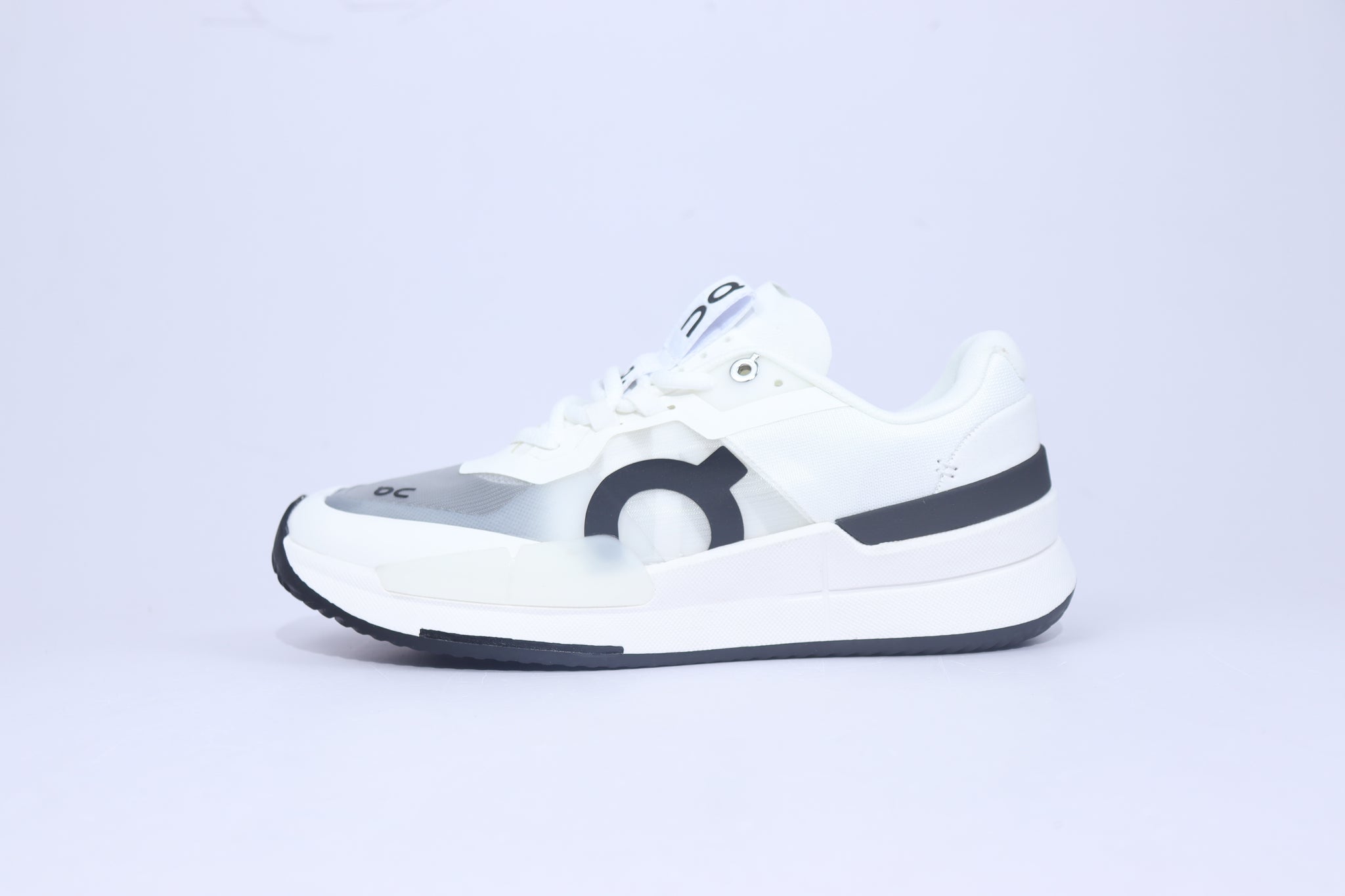 On THE ROGER Pro 2 PADEL WHITE/ black)